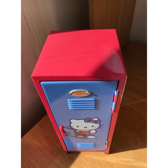 Hello Kitty Sanrio 2002 Mini Metal Locker Storage - Picture 3 of 14